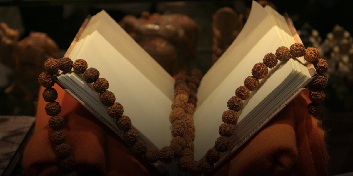 La Relación entre los Vedas y los Upanishads en la Vida Hindú