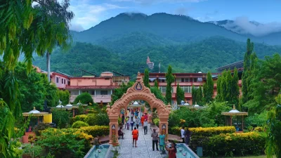 parmath-niketan-rishikesh