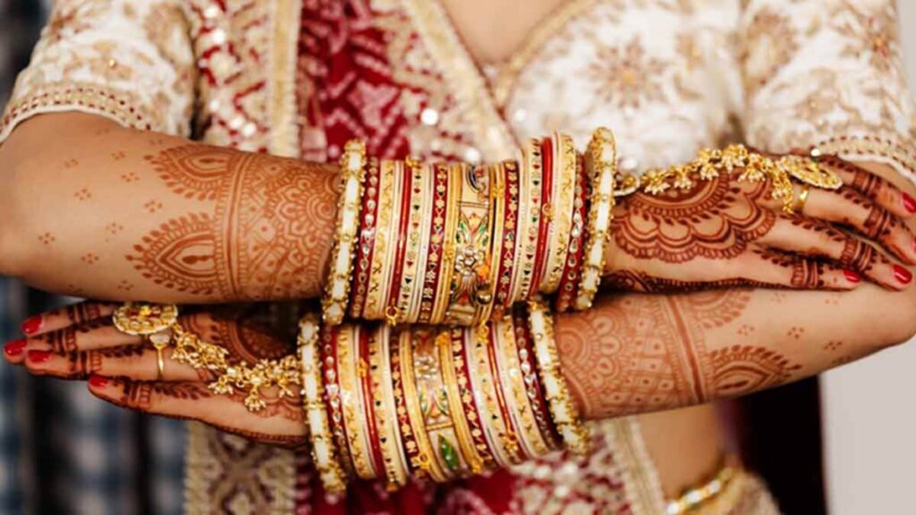 ¿Por Qué las Mujeres Indias Usan Pulseras o Brazaletes? Significado Cultural, Espiritual y Tradicional