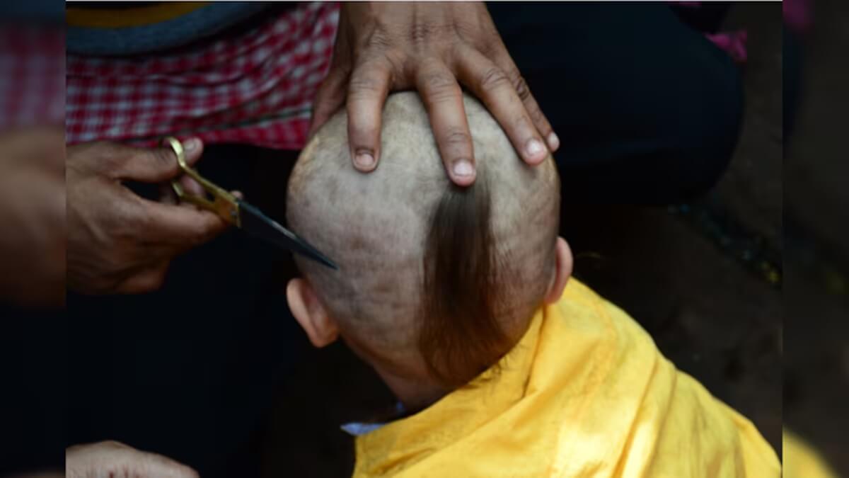 Mundan en distintos lugares de la India