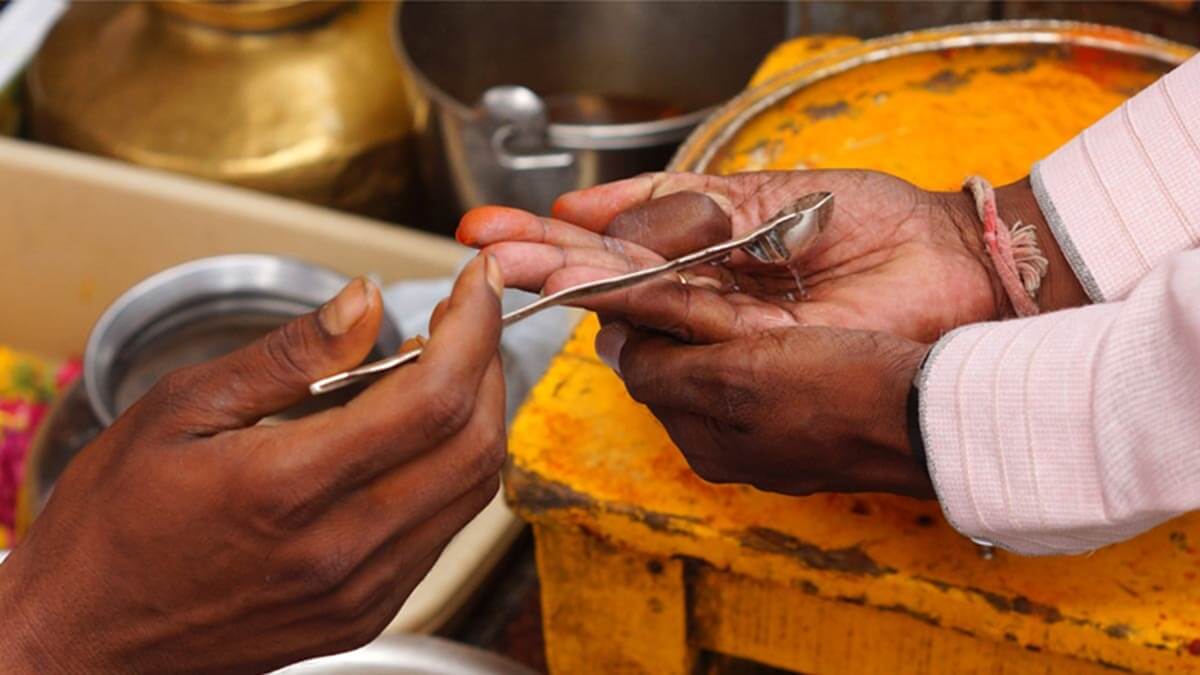 ¿Cómo se ofrece el prasad?