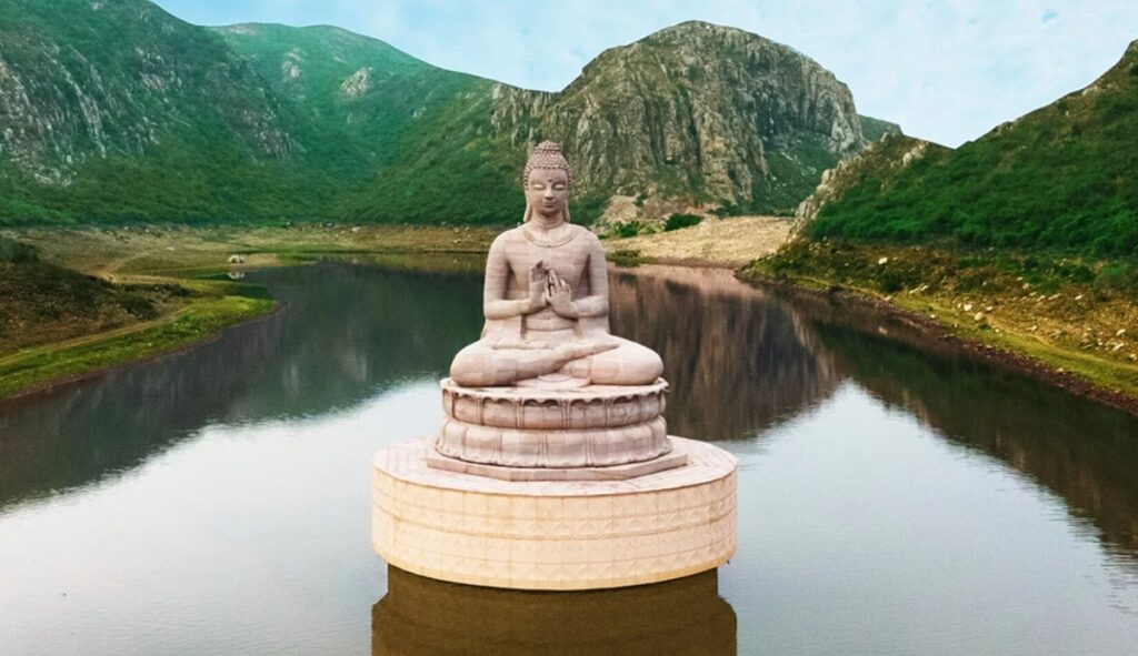 Rajgir: Importancia espiritual en el budismo y el jainismo – Guía completa