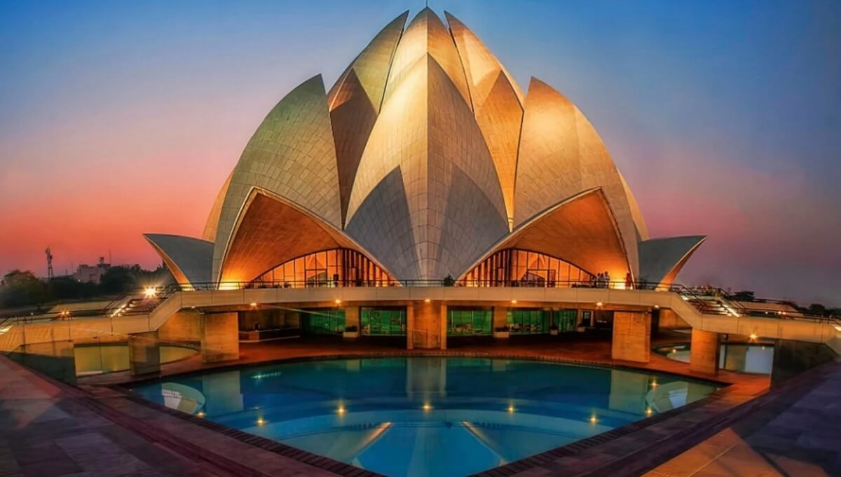 Arquitectura única: la flor de mármol blanco