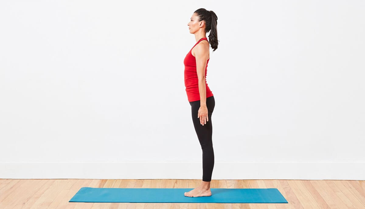 Postura de la montaña (Tadasana)