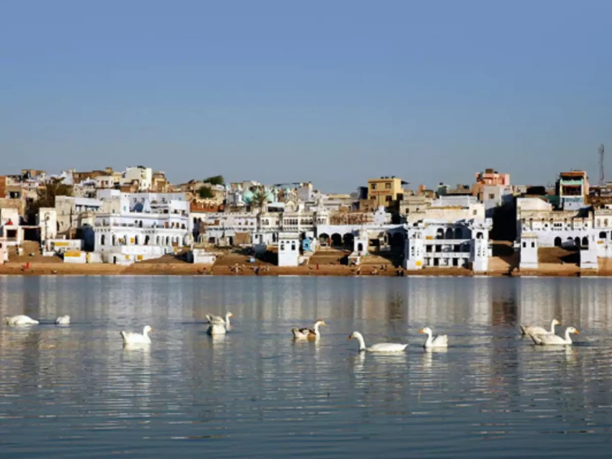 Pushkar: lago sagrado y templos bajo el sol invernal