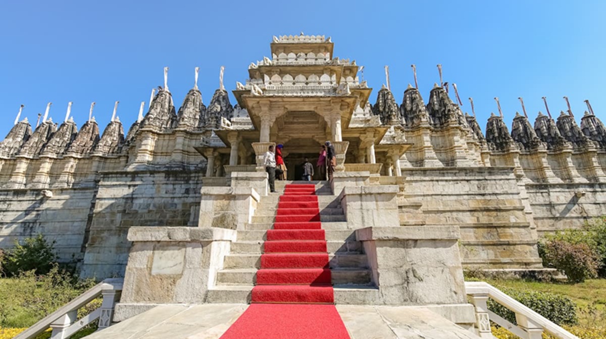 Historia y Significado Espiritual del Jainismo en Mount Abu